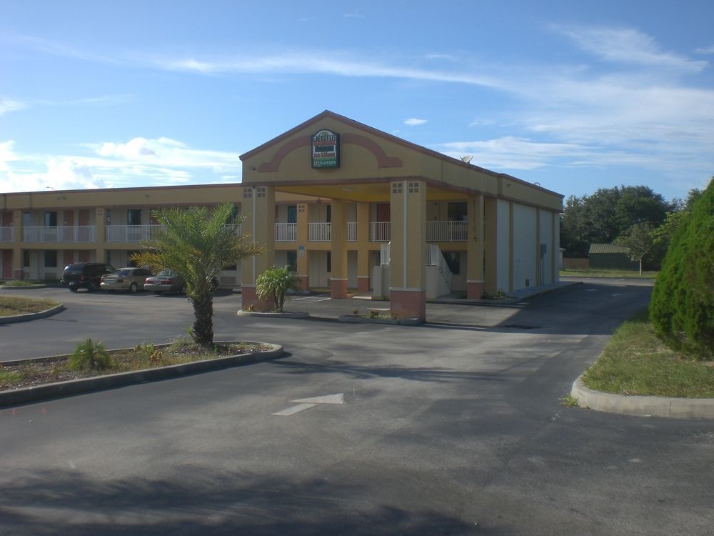 Executive Garden Titusville Hotel Eksteriør bilde