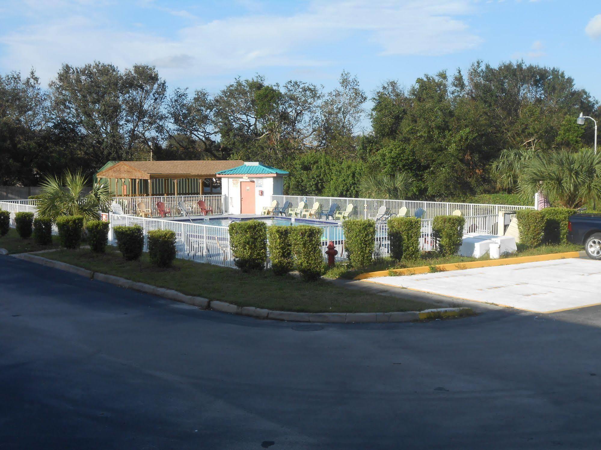 Executive Garden Titusville Hotel Eksteriør bilde
