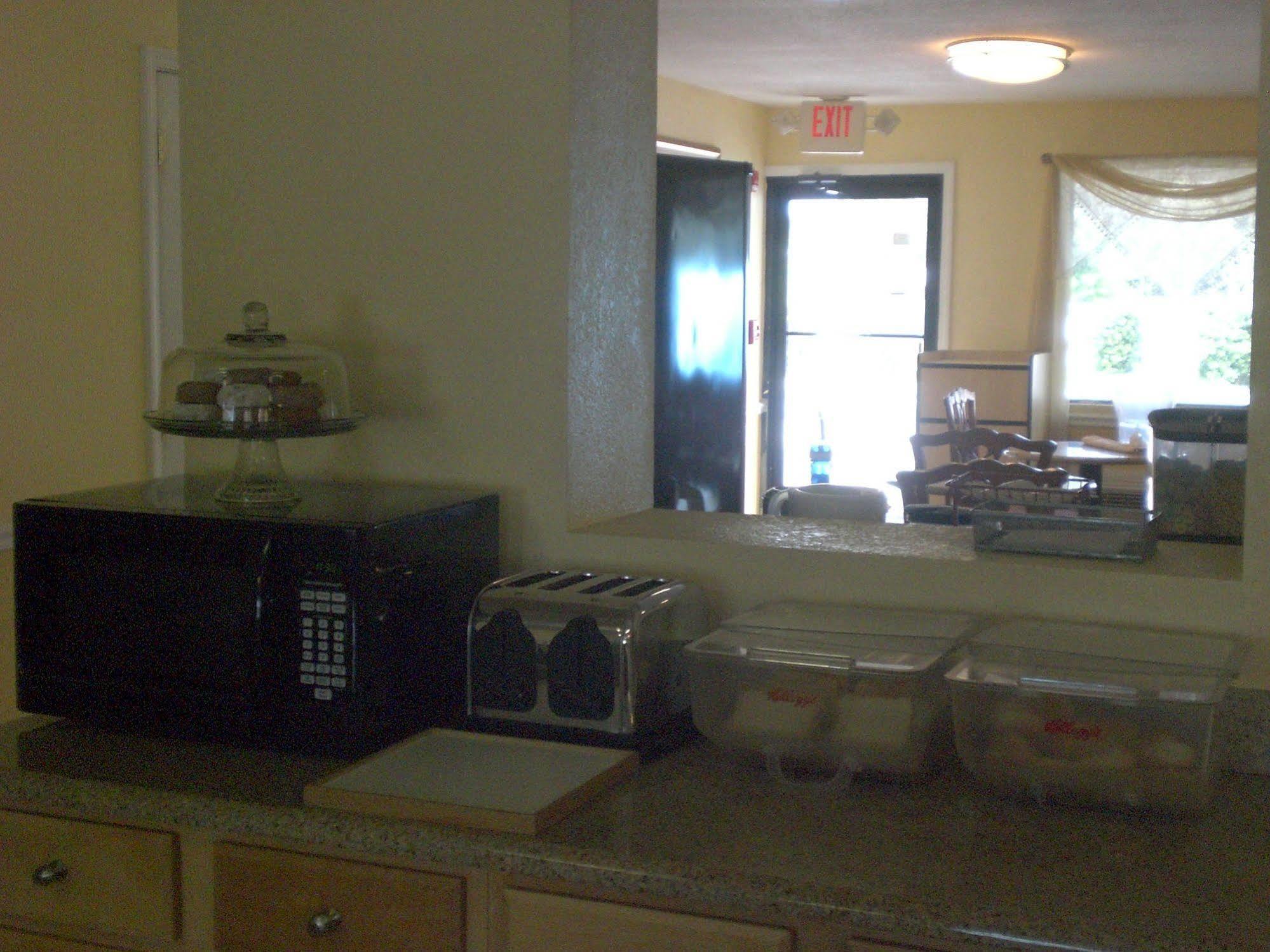 Executive Garden Titusville Hotel Eksteriør bilde