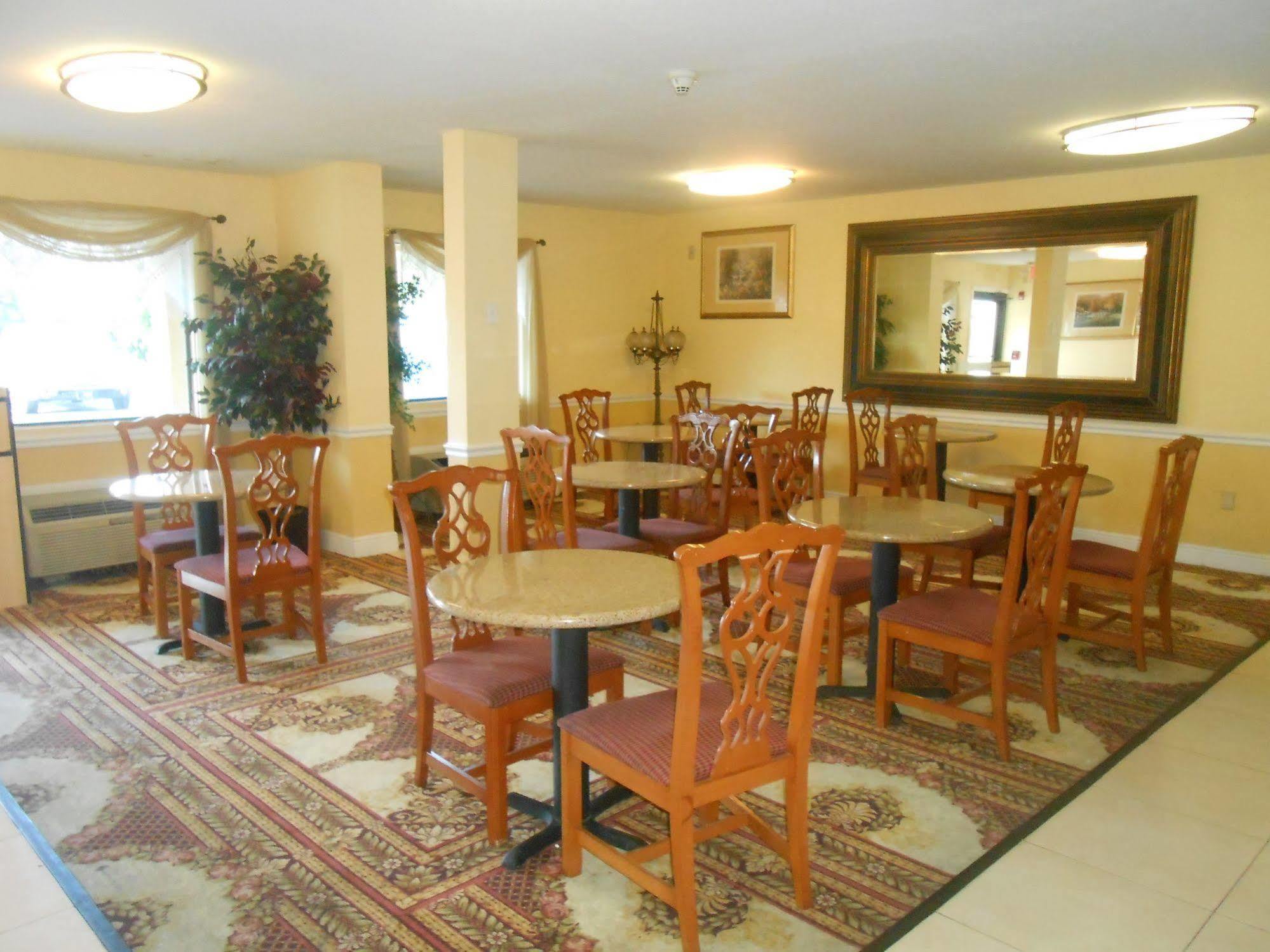Executive Garden Titusville Hotel Eksteriør bilde
